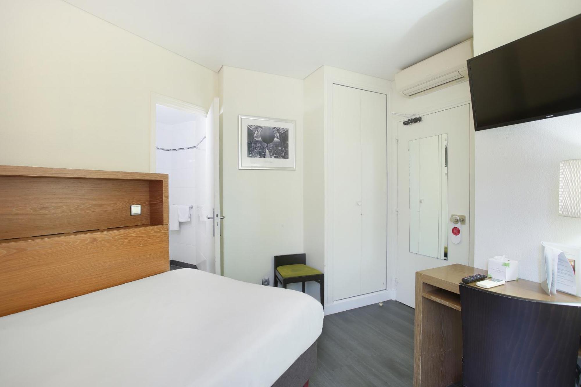 กาเบรียล Hotel อิซซีเลมูลิโนต์ ภายนอก รูปภาพ