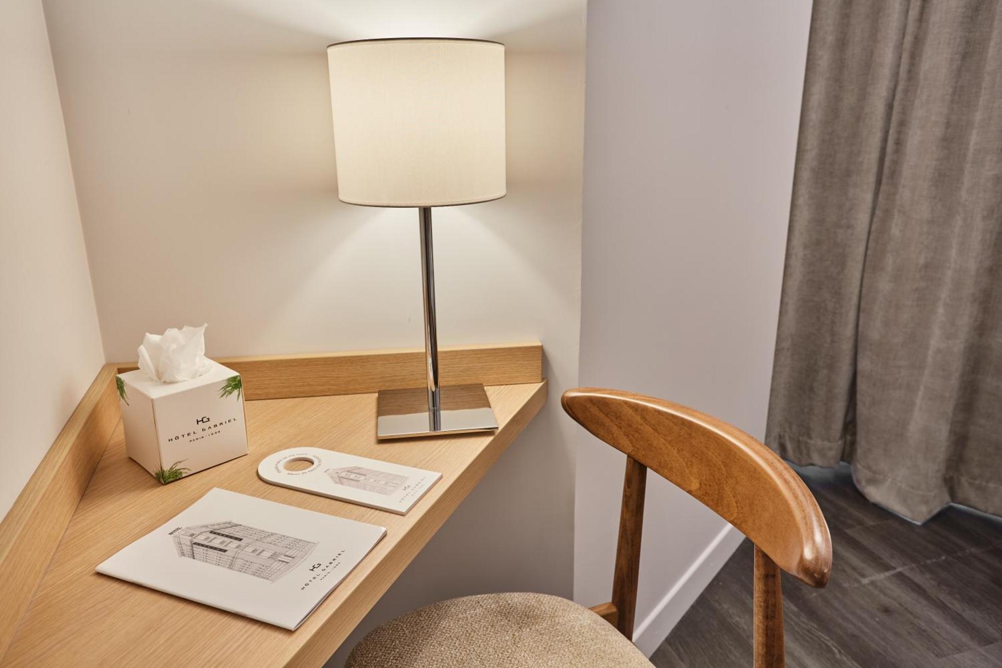 กาเบรียล Hotel อิซซีเลมูลิโนต์ ภายนอก รูปภาพ